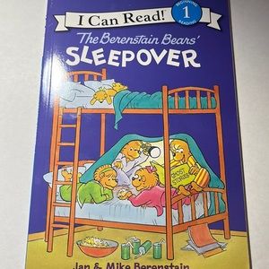 THE BERENSTAIN BEARS SLEEPOVER